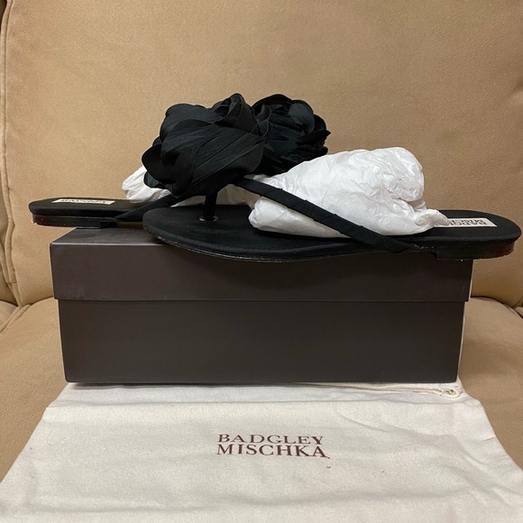 Badgley Mischka Shoes - Badgley Mischka Isabel Black Flower Flat Sandals Size 9.5